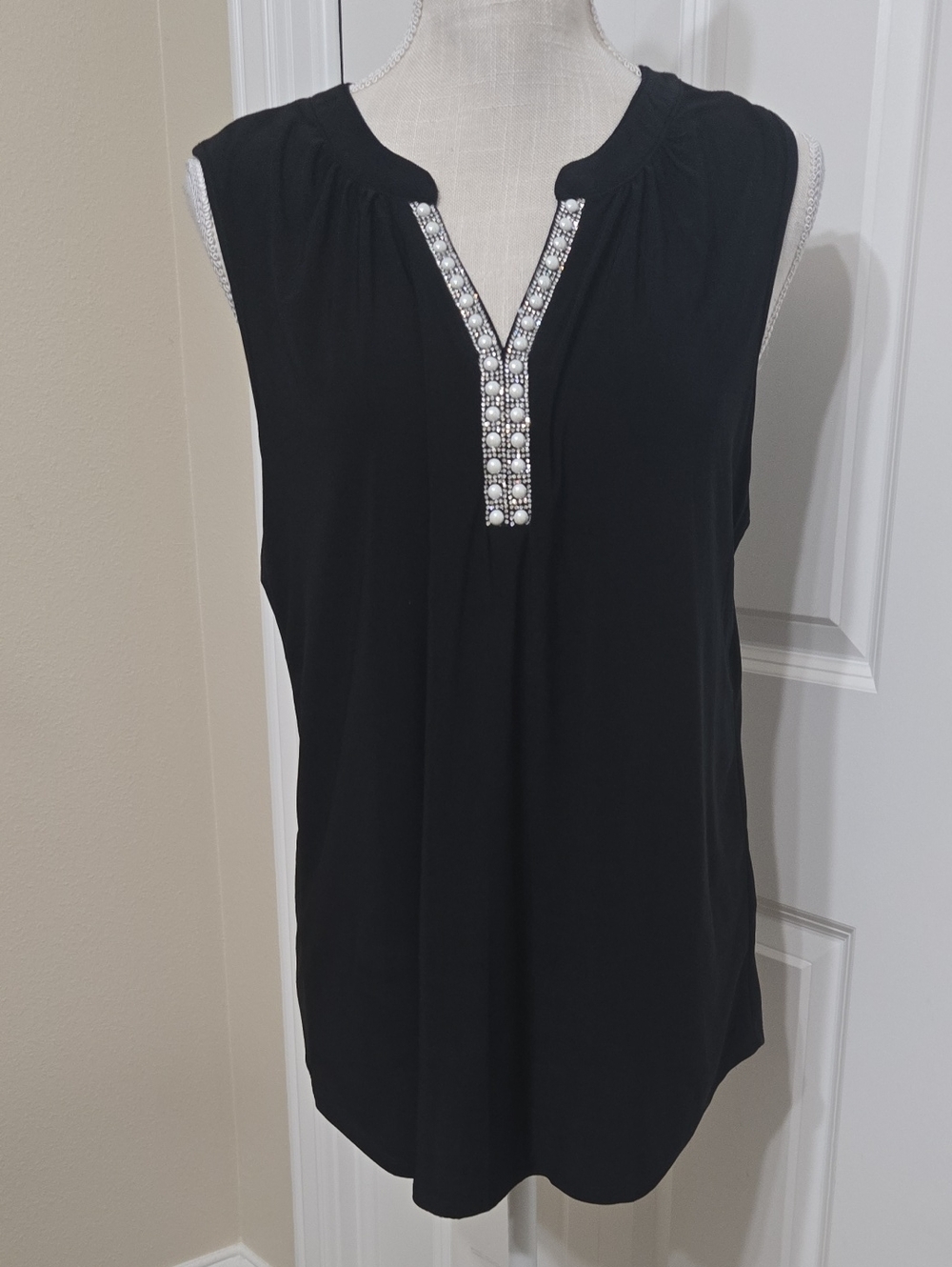 PERSEPTION Beautiful Black Sleeveless Embellished V-Neck Women’s Top Sz XL NWOT